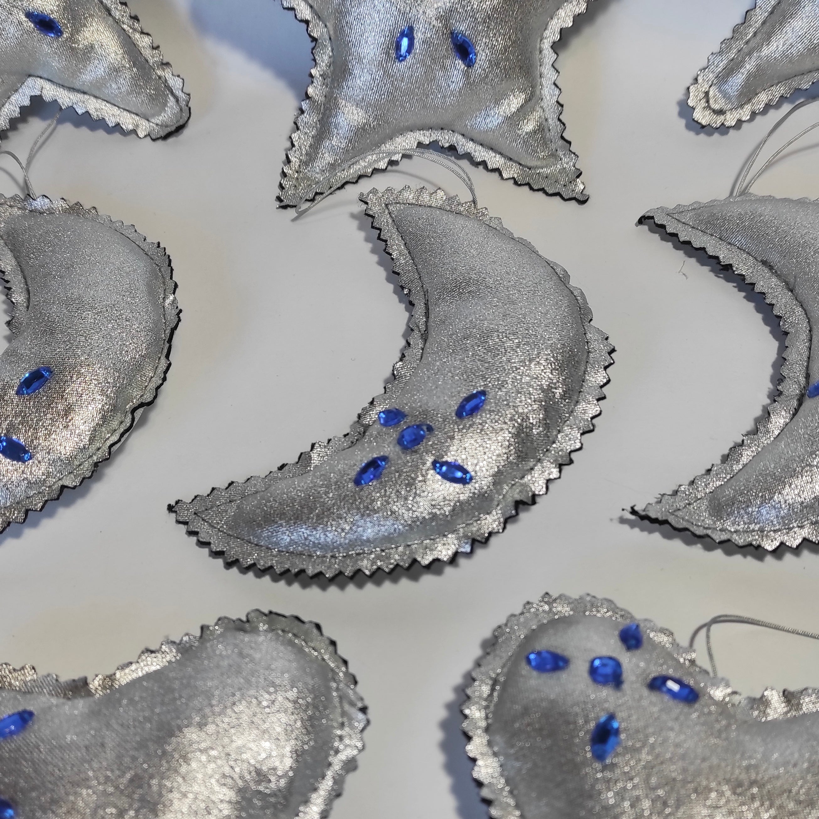 Adorno Navideño textil metalizado