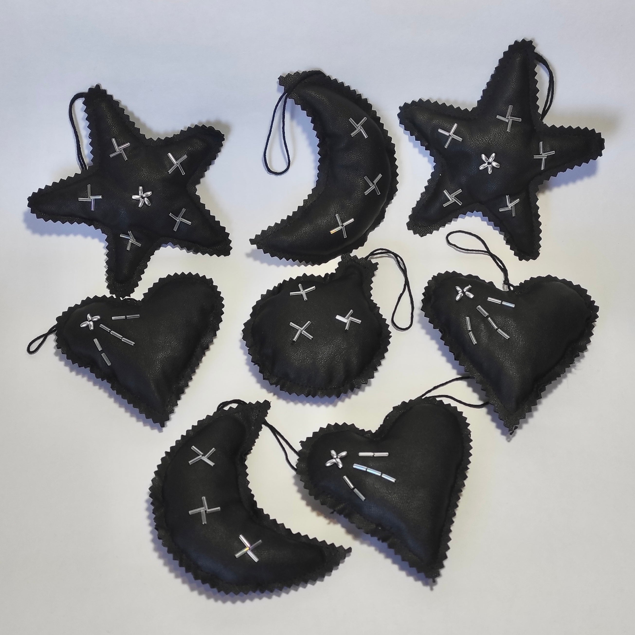 Adorno navideño ecocuero negro