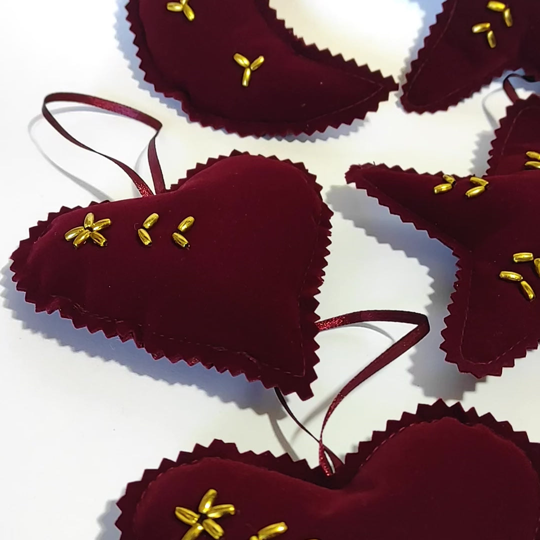 Adorno Navideño gamuzado Burdeo