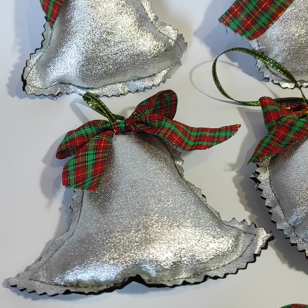 Adorno Navideño textil metalizado